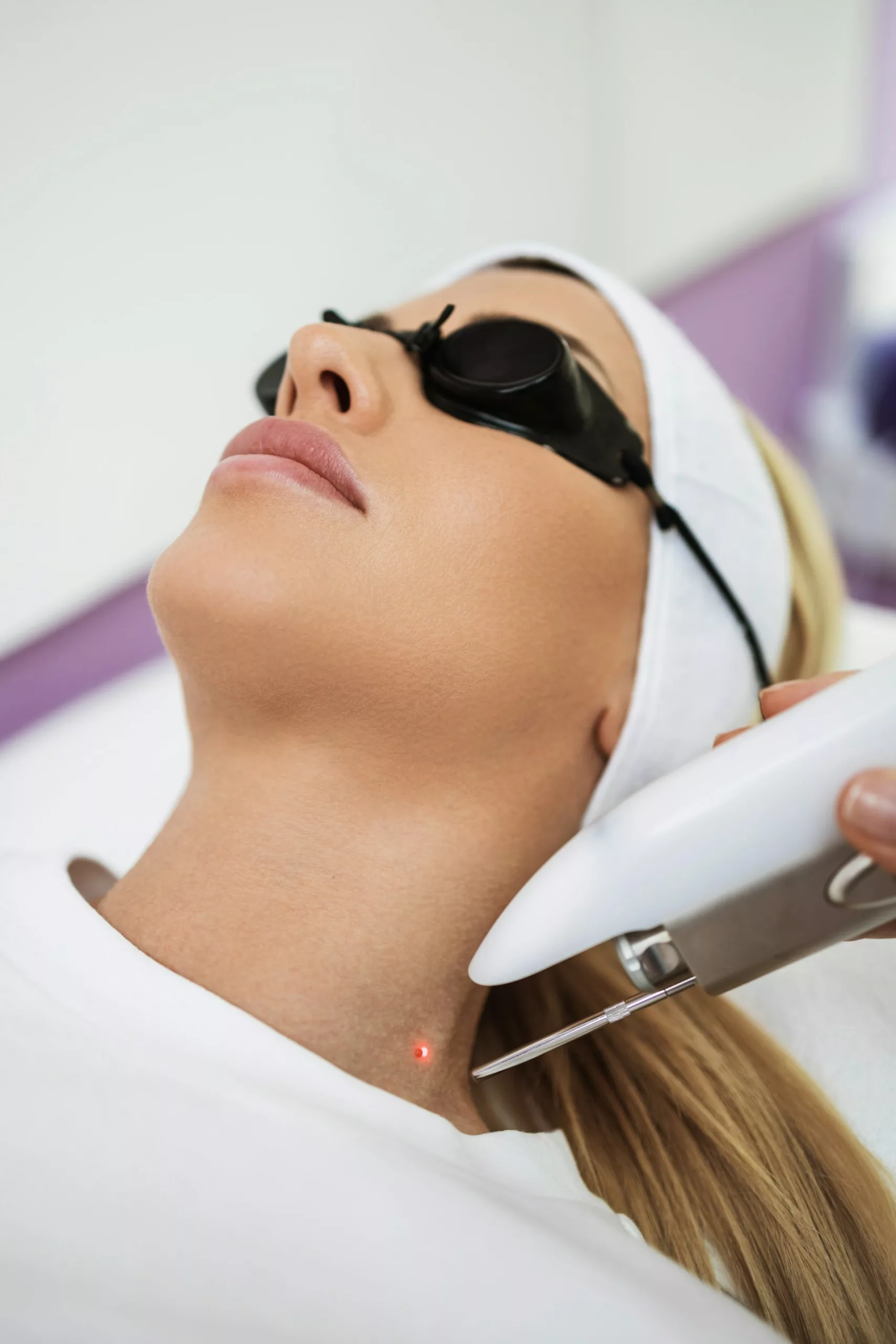 L'╔PIL~1 L'épilation laser en Médecine Esthétique mais peut-on prévoir à l'avance le nombre de séances d'épilation laser Clinique Rivoli Massena 2